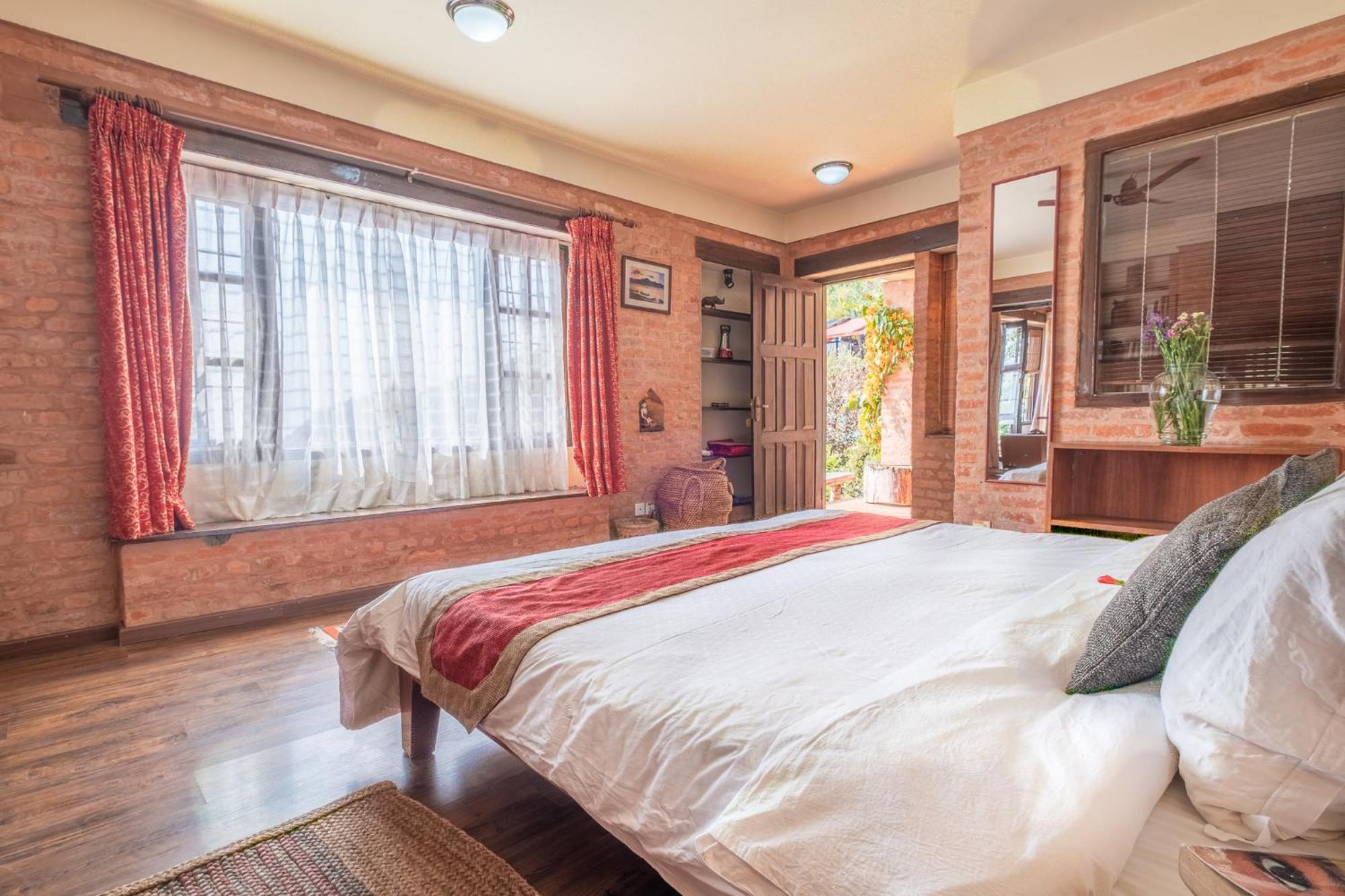 ชิวาพูริ ไฮท์ส์ คอทเทจ Bed & Breakfast กาฐมาณฑุ ภายนอก รูปภาพ